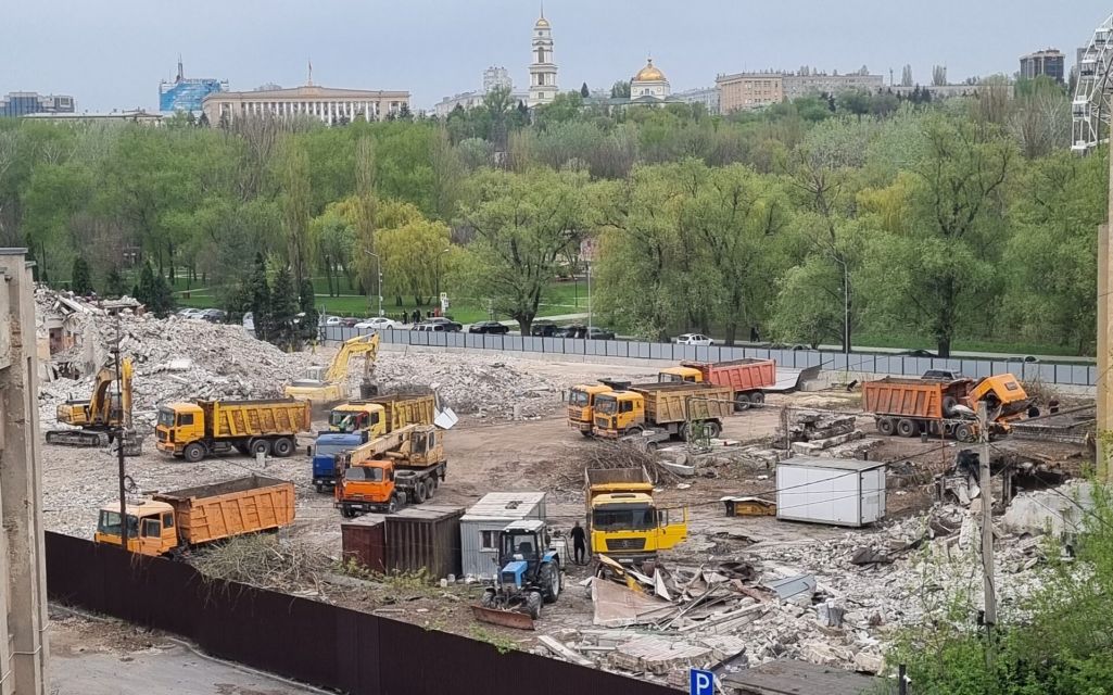 Вывоз строительного мусора и грунта